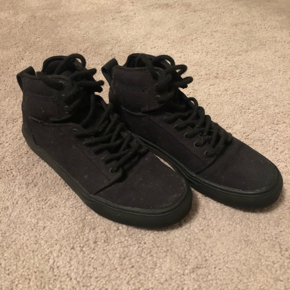 *NEVER WORN* Vans Skate Shoes